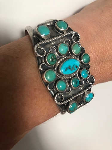 320877180_efdf8e49-2eed-4eb8-b567-70dfa66f1b30