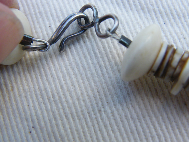 figure%20necklace%20clasp