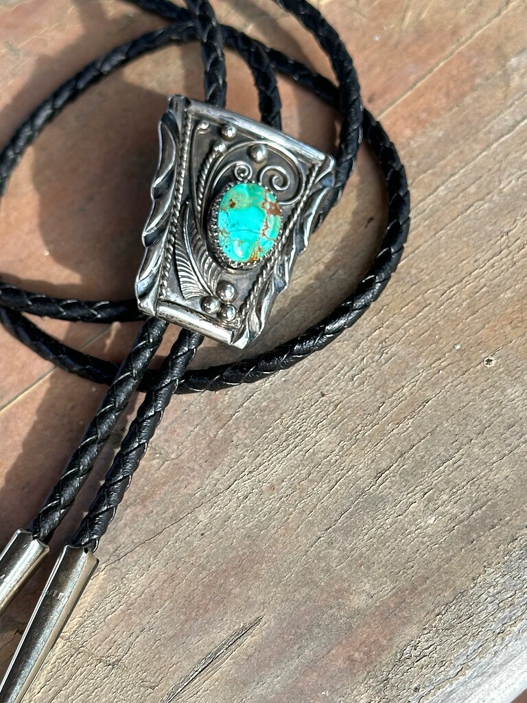Help ID Bolo Tie - Identifying & Discovering - Turquoise People