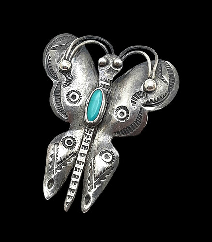 Unmarked_butterfly_brooch