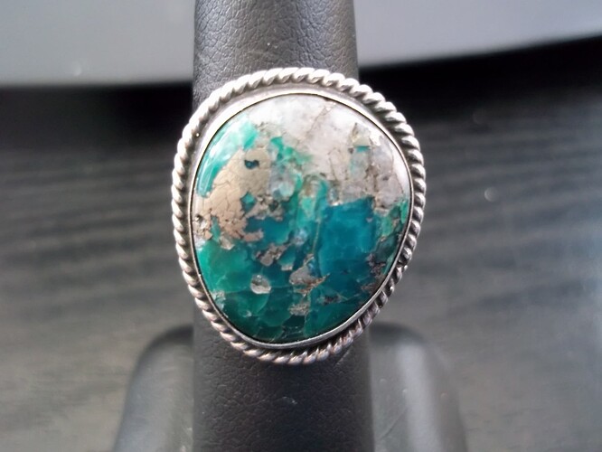 Unknown ring 004