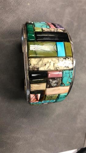 A Thom cuff